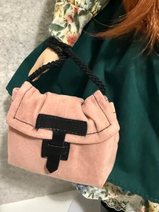 16โ Anne of Green Gables porcelain doll - Picture 3 of 10